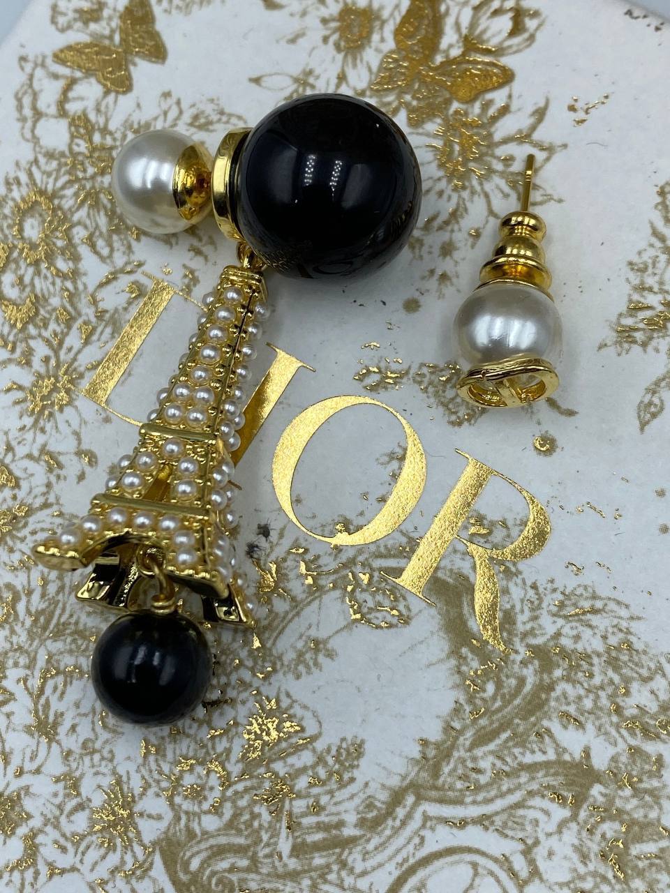 Трендовые серьги Christian Dior BP-42245 Трендовые серьги Christian Dior BP-42245