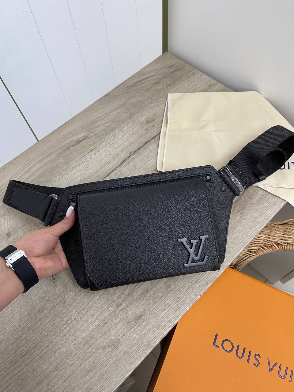 Сумка-слинг Louis Vuitton стильная BP-33282 Сумка-слинг Louis Vuitton стильная BP-33282