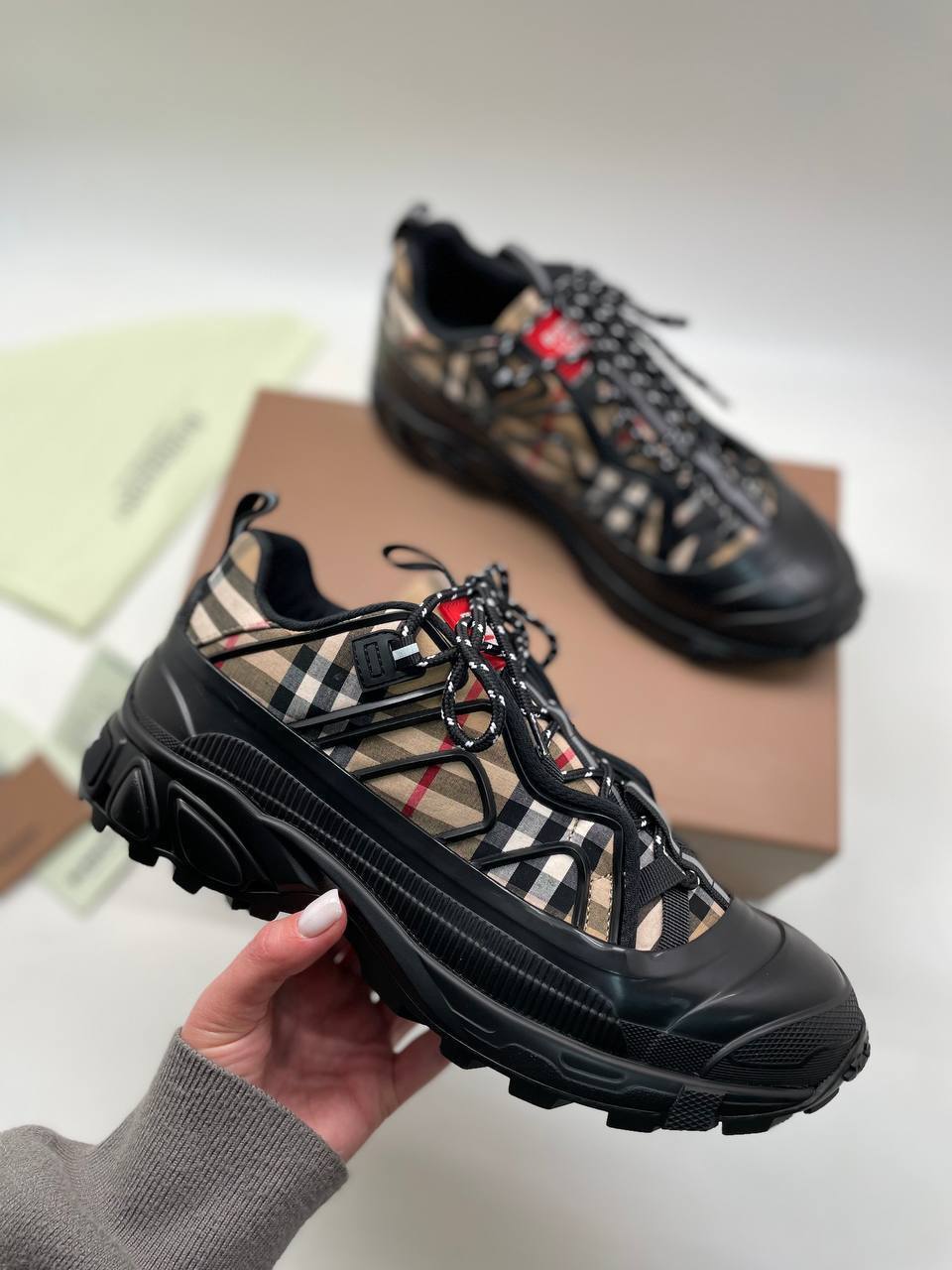 Burberry кроссовки повседневные BP-22193 Burberry кроссовки повседневные BP-22193