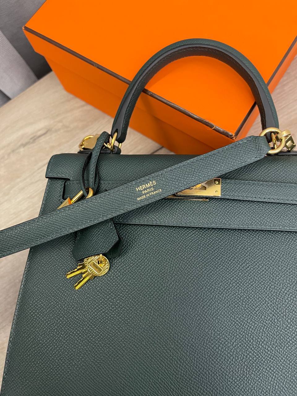 Коллекционная Kelly сумка, женская, PHW, Epsom leather 25 Hermes BP-53384 Коллекционная Kelly сумка, женская, PHW, Epsom leather 25 Hermes BP-53384