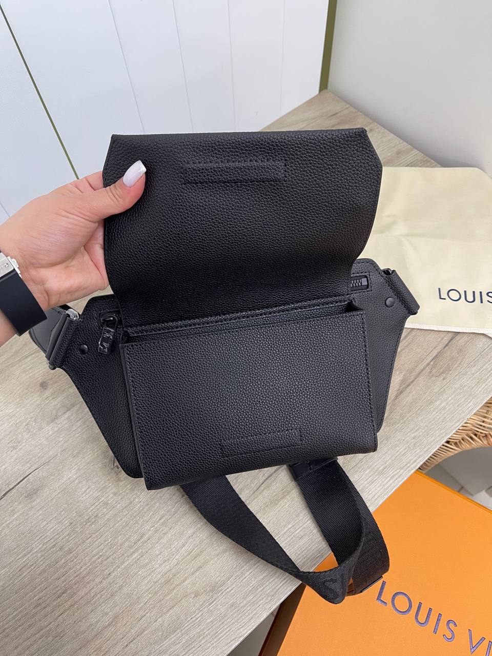 Сумка-слинг Louis Vuitton стильная BP-33282 Сумка-слинг Louis Vuitton стильная BP-33282