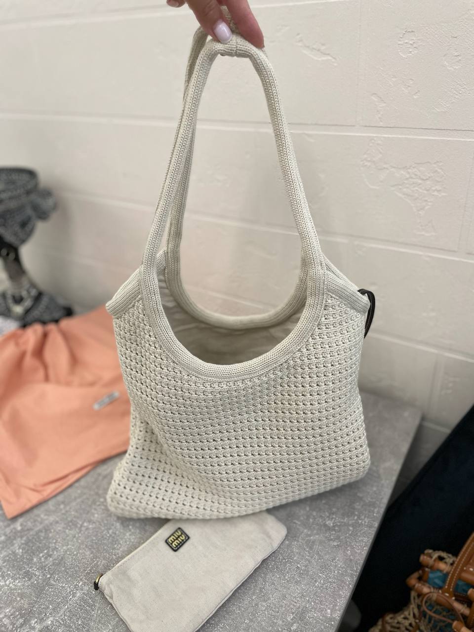 Коллекционная сумка женская белая Miu Miu BP-52468 Коллекционная сумка женская белая Miu Miu BP-52468