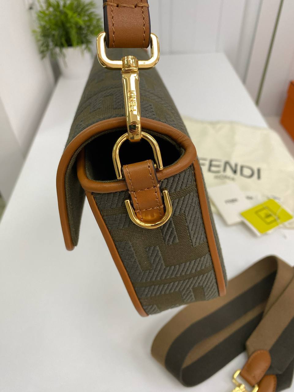 Трендовая женская сумка хаки Baguette Fendi BP-27229 Трендовая женская сумка хаки Baguette Fendi BP-27229
