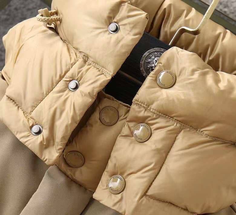 Пуховик Burberry BP-23137 со съемным рукавом Пуховик Burberry BP-23137 со съемным рукавом