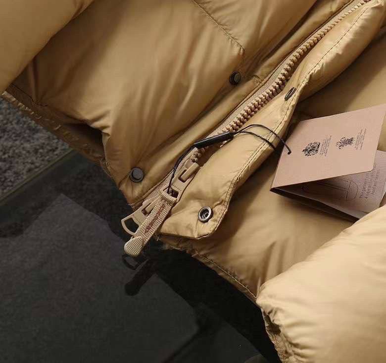 Пуховик Burberry BP-23137 со съемным рукавом Пуховик Burberry BP-23137 со съемным рукавом