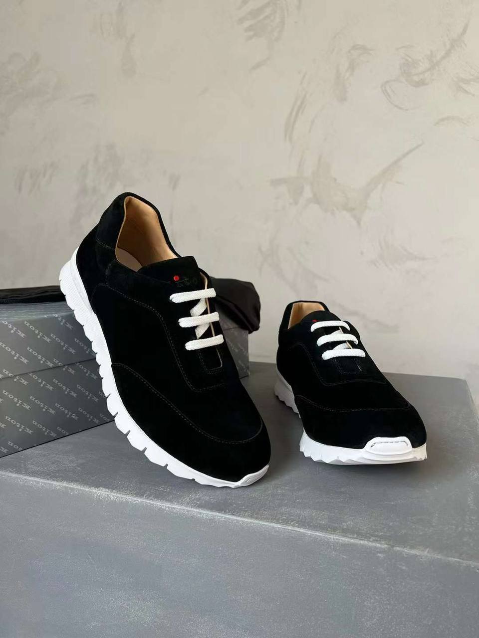 Kiton кроссовки с белыми шнурками BP-30202 Kiton кроссовки с белыми шнурками BP-30202