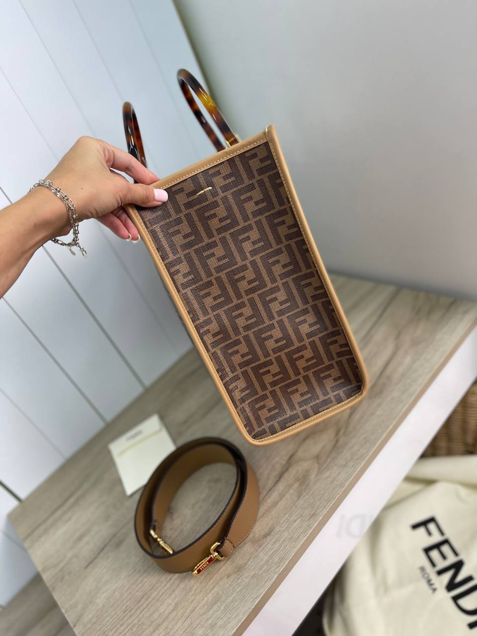 Женская сумка 36 см элитная Fendi BP-18379 Женская сумка 36 см элитная Fendi BP-18379