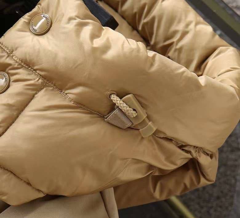 Пуховик Burberry BP-23137 со съемным рукавом Пуховик Burberry BP-23137 со съемным рукавом