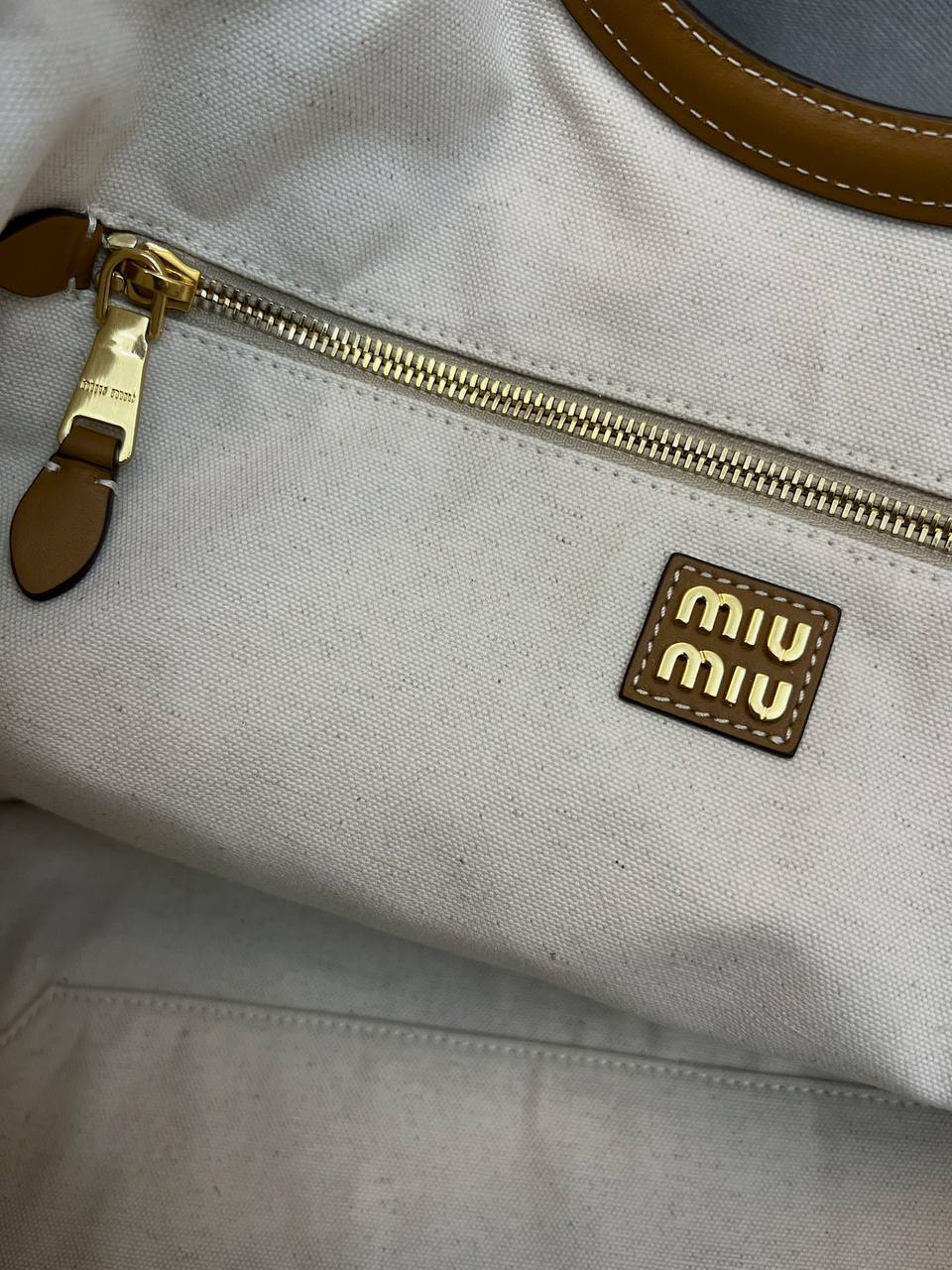 Оливково-коричневая женская сумка элитная Miu Miu BP-42975 Оливково-коричневая женская сумка элитная Miu Miu BP-42975