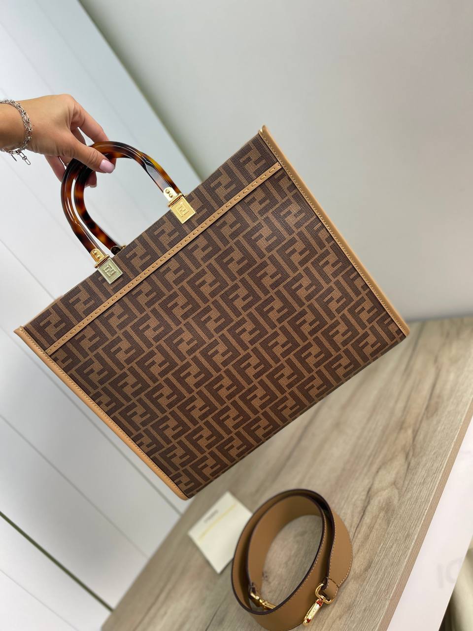 Женская сумка 36 см элитная Fendi BP-18379 Женская сумка 36 см элитная Fendi BP-18379