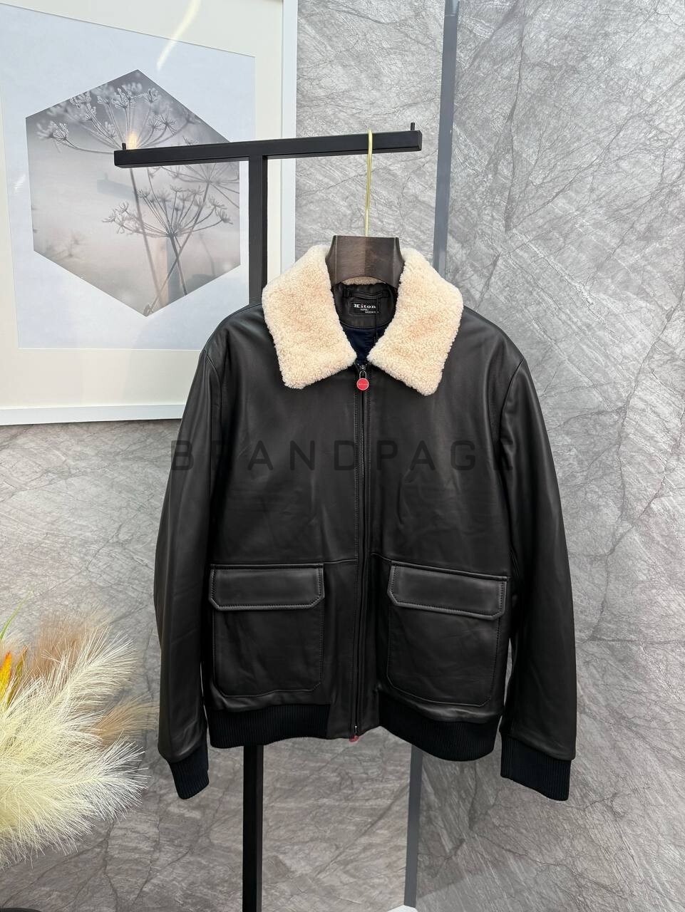 Кожаная куртка из овечьей кожи Kiton BPLUX5674 Кожаная куртка из овечьей кожи Kiton BPLUX5674