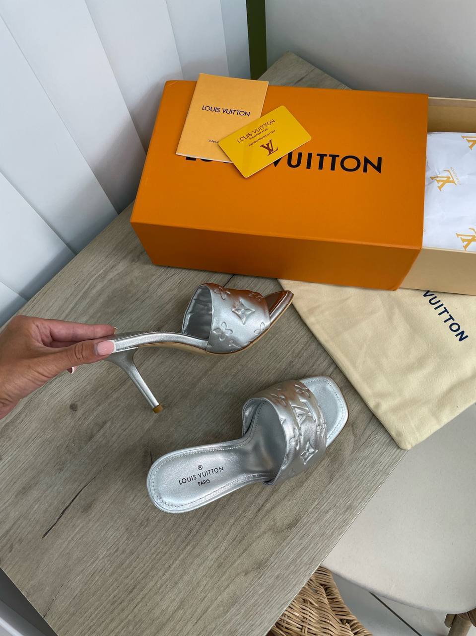 Коллекционные босоножки Louis Vuitton BP-15189 Коллекционные босоножки Louis Vuitton BP-15189