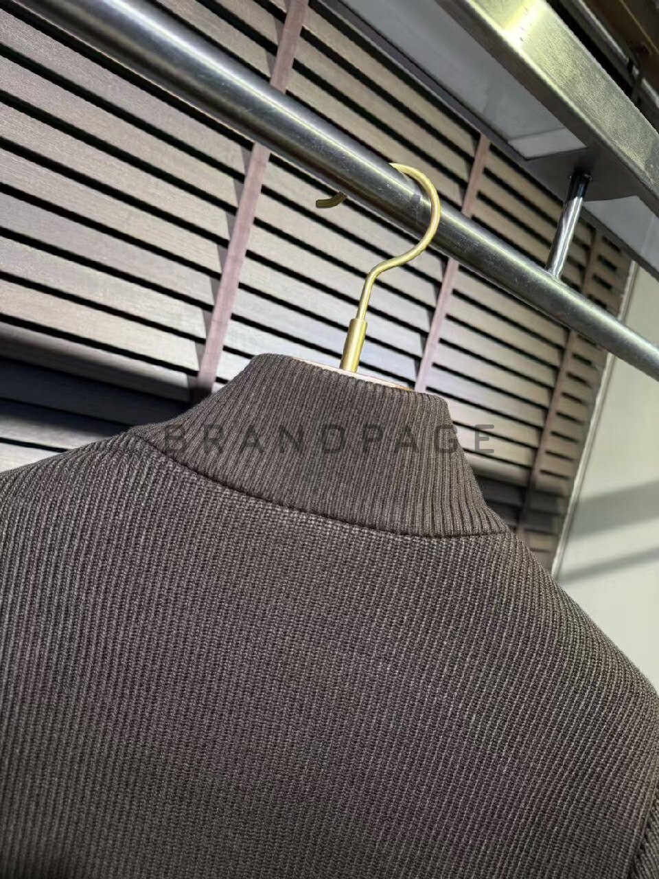 Ветровка из полиэфирного волокна с овечьей шерстью Loro Piana BPLUX5316 Ветровка из полиэфирного волокна с овечьей шерстью Loro Piana BPLUX5316