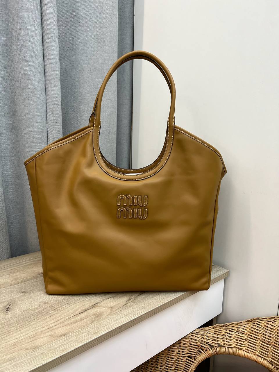 Оливково-коричневая женская сумка элитная Miu Miu BP-42975 Оливково-коричневая женская сумка элитная Miu Miu BP-42975