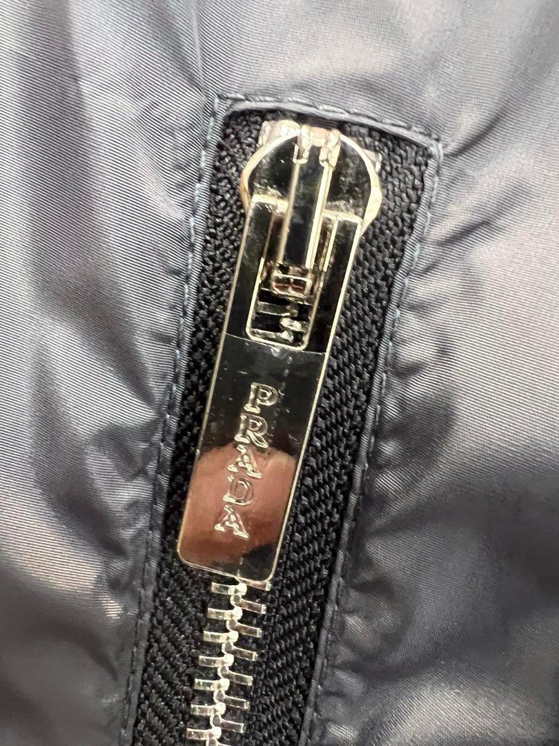 Двухсторонний бомбер Prada BP-48079 лимитированный Двухсторонний бомбер Prada BP-48079 лимитированный