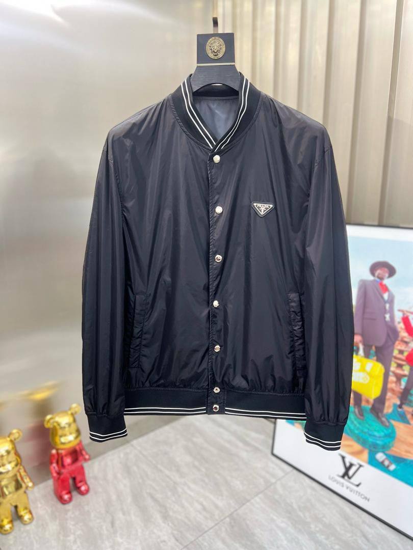 Двухсторонний бомбер Prada BP-48079 лимитированный Двухсторонний бомбер Prada BP-48079 лимитированный