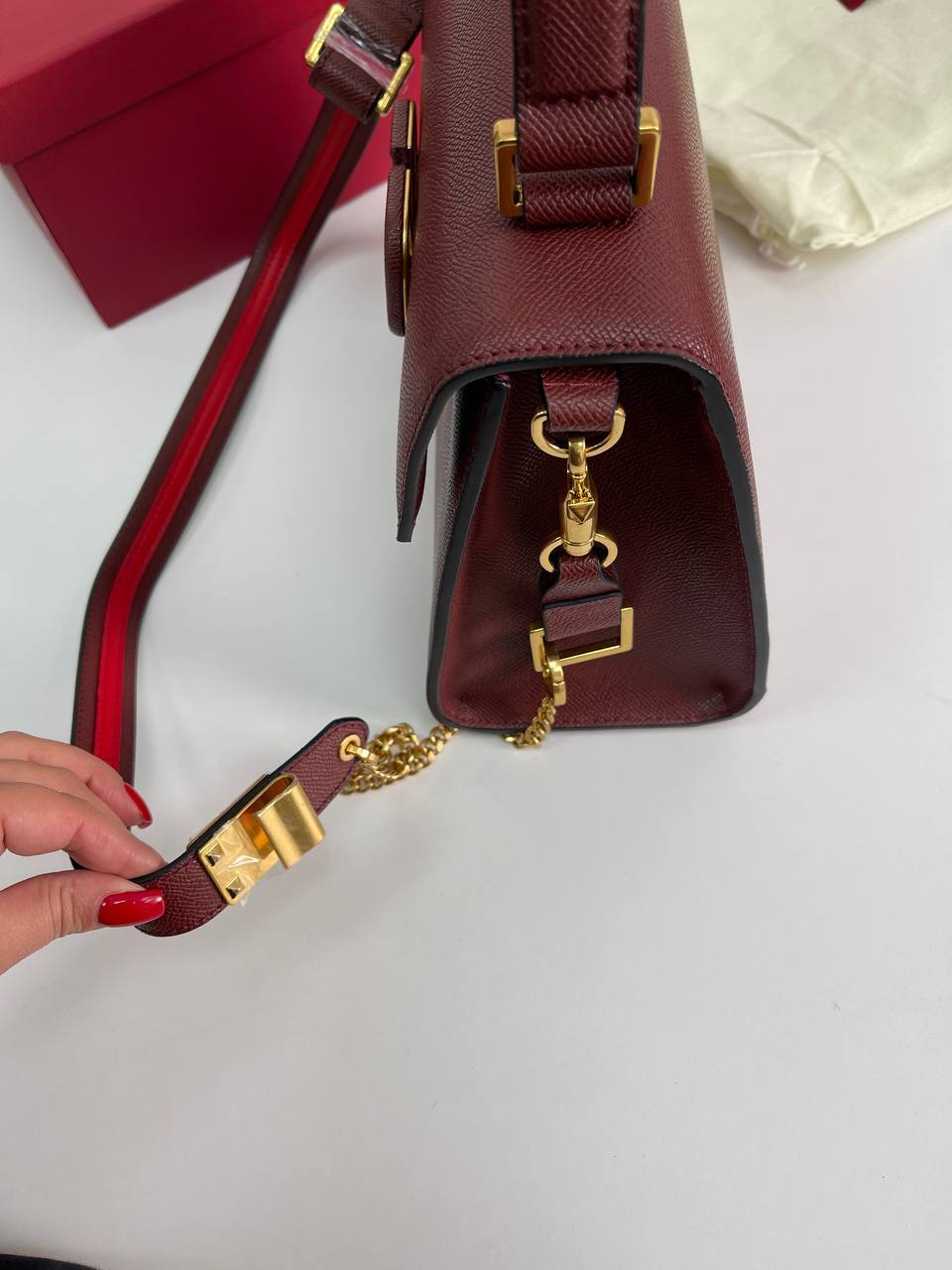 Трендовая женская сумка красно-пурпурная 25 см Valentino BP-21059 Трендовая женская сумка красно-пурпурная 25 см Valentino BP-21059