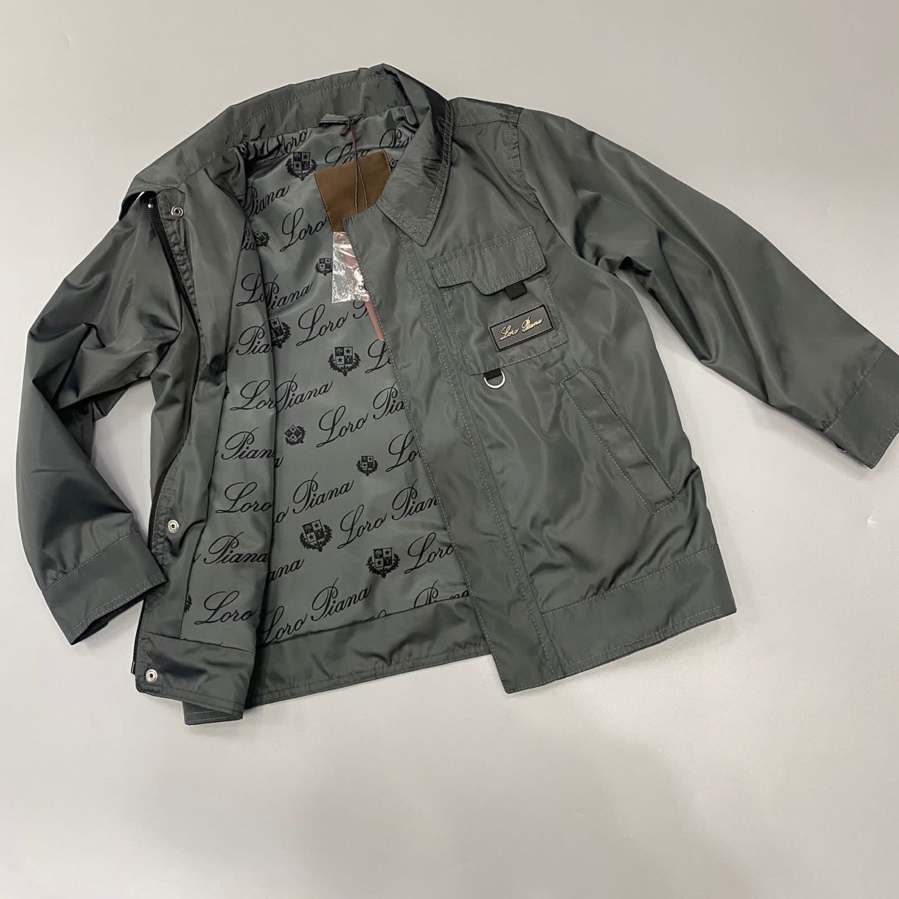 Dolce & Gabbana стильная ветровка BP-29970 Dolce & Gabbana стильная ветровка BP-29970