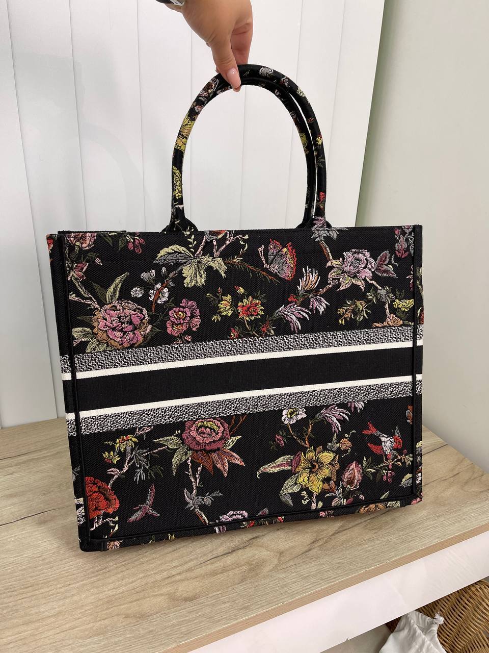 Черная женская сумка с рисунками 42 см премиум Christian Dior BP-25517 Черная женская сумка с рисунками 42 см премиум Christian Dior BP-25517