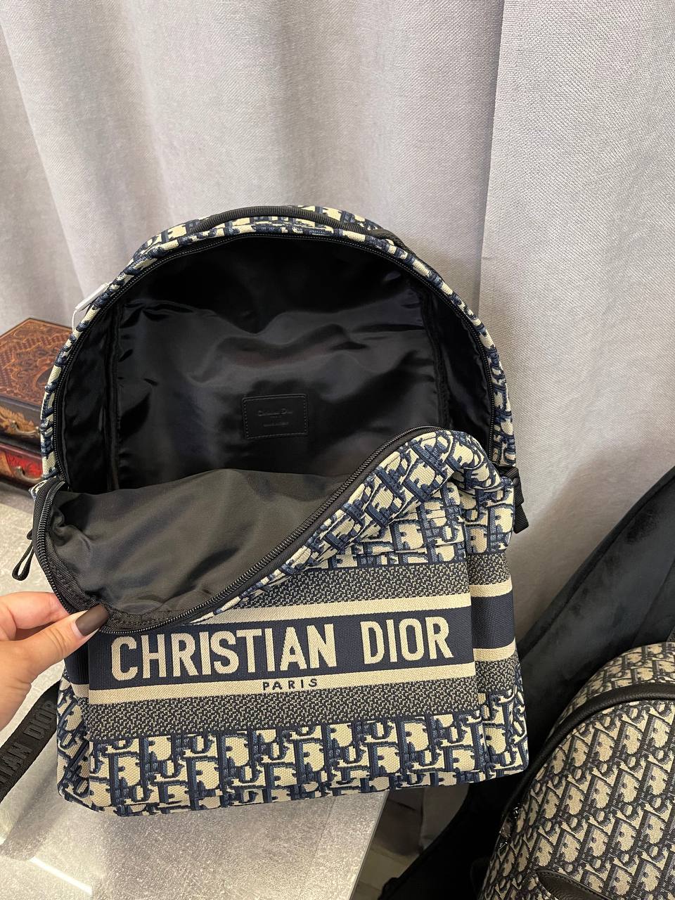 Рюкзак 32*25 cm элитный Christian Dior BP-42145 Рюкзак 32*25 cm элитный Christian Dior BP-42145