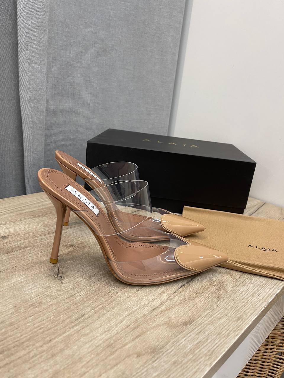 Коллекционные туфли Alaia BP-48972 Коллекционные туфли Alaia BP-48972