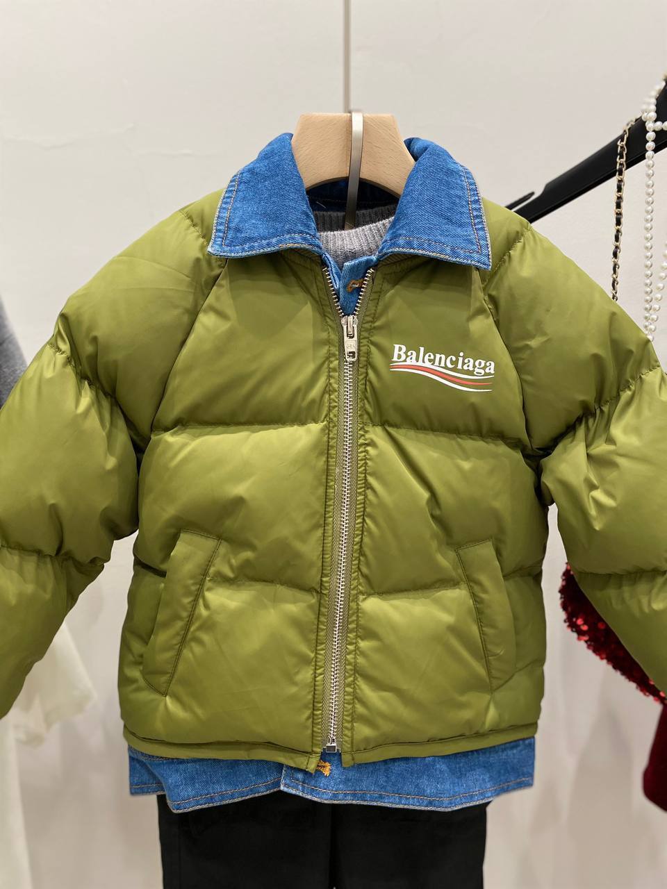 Balenciaga стильная куртка BP-26532 Balenciaga стильная куртка BP-26532