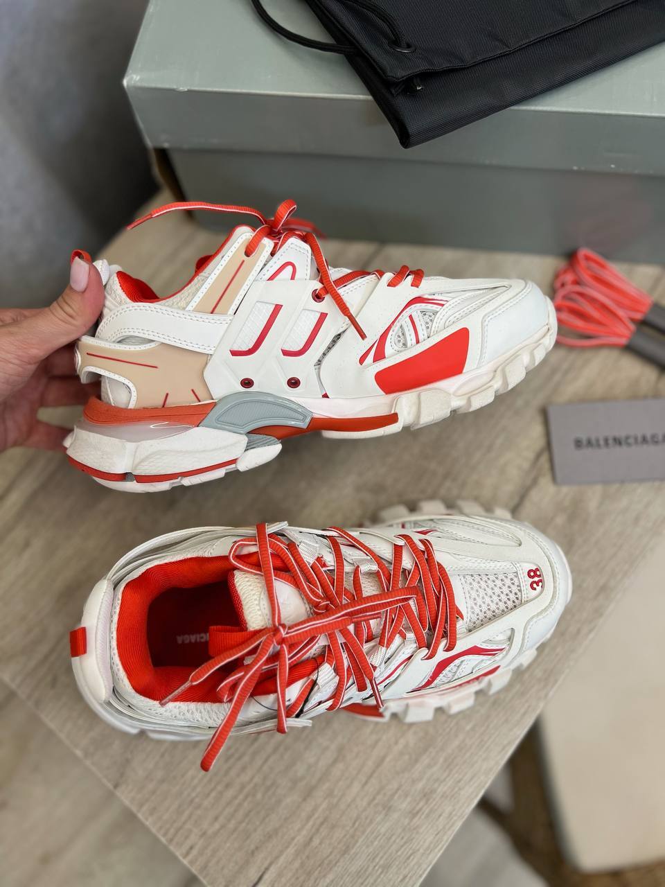 Дизайнерские кроссовки Balenciaga BP-52709 Дизайнерские кроссовки Balenciaga BP-52709