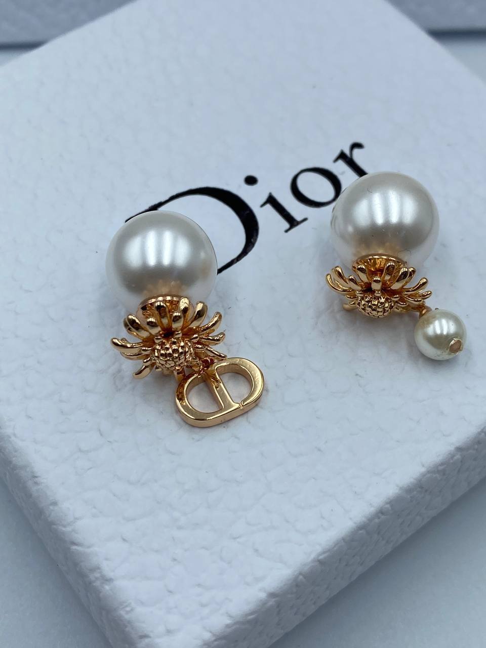 Дизайнерские серьги Christian Dior BP-43464 Дизайнерские серьги Christian Dior BP-43464