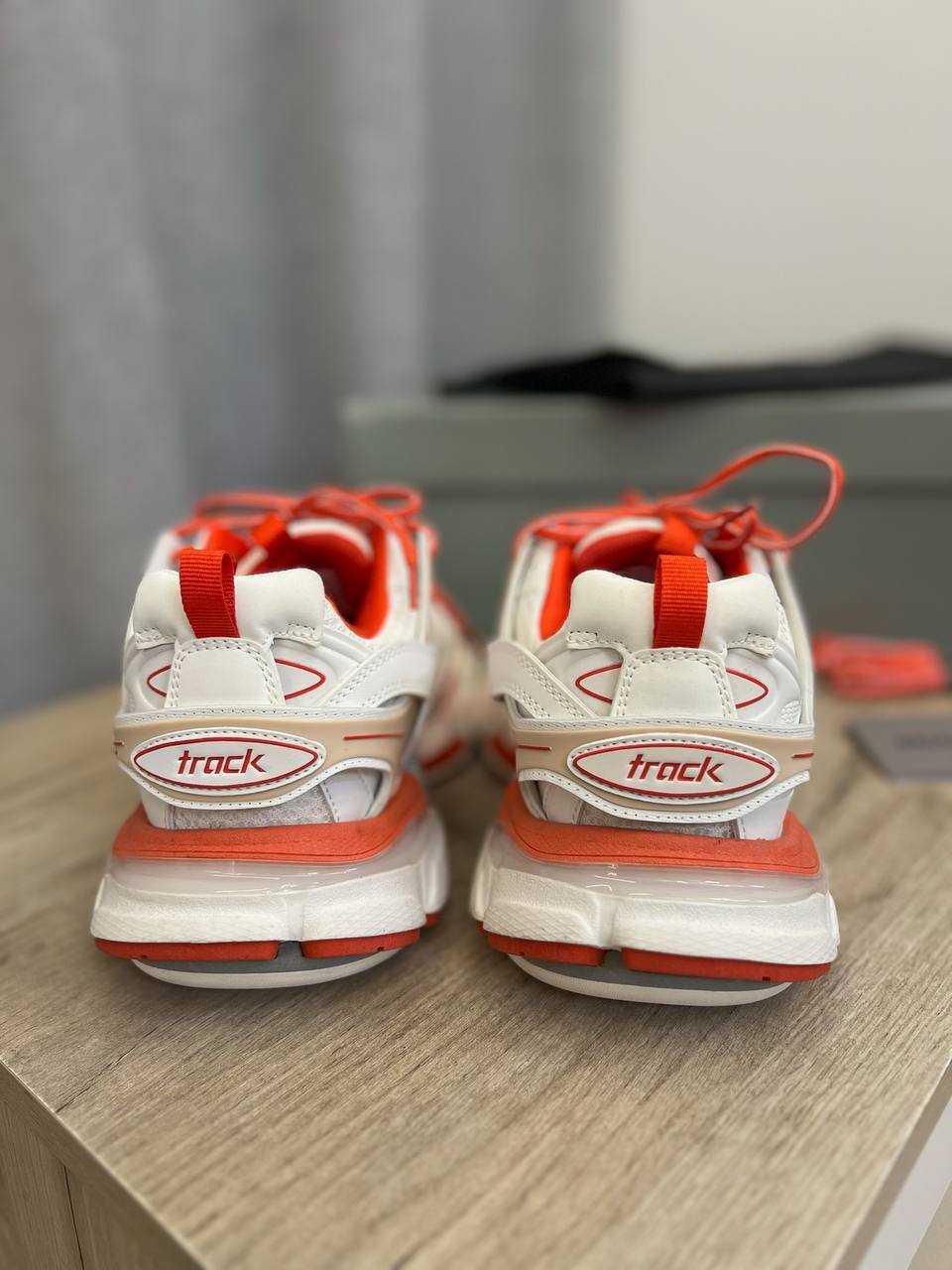 Дизайнерские кроссовки Balenciaga BP-52709 Дизайнерские кроссовки Balenciaga BP-52709