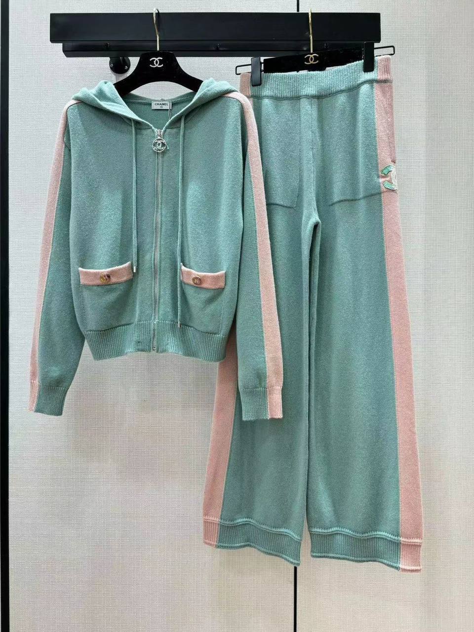 Повседневный спортивный костюм Chanel BP-43758 Повседневный спортивный костюм Chanel BP-43758