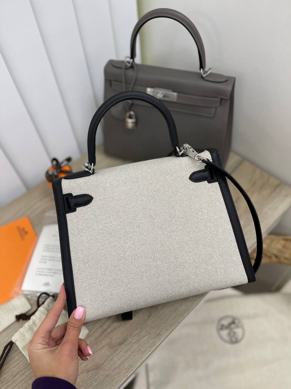 Элитная сумка женская Kelly 28 см, PHW Hermes BP-22010 Элитная сумка женская Kelly 28 см, PHW Hermes BP-22010