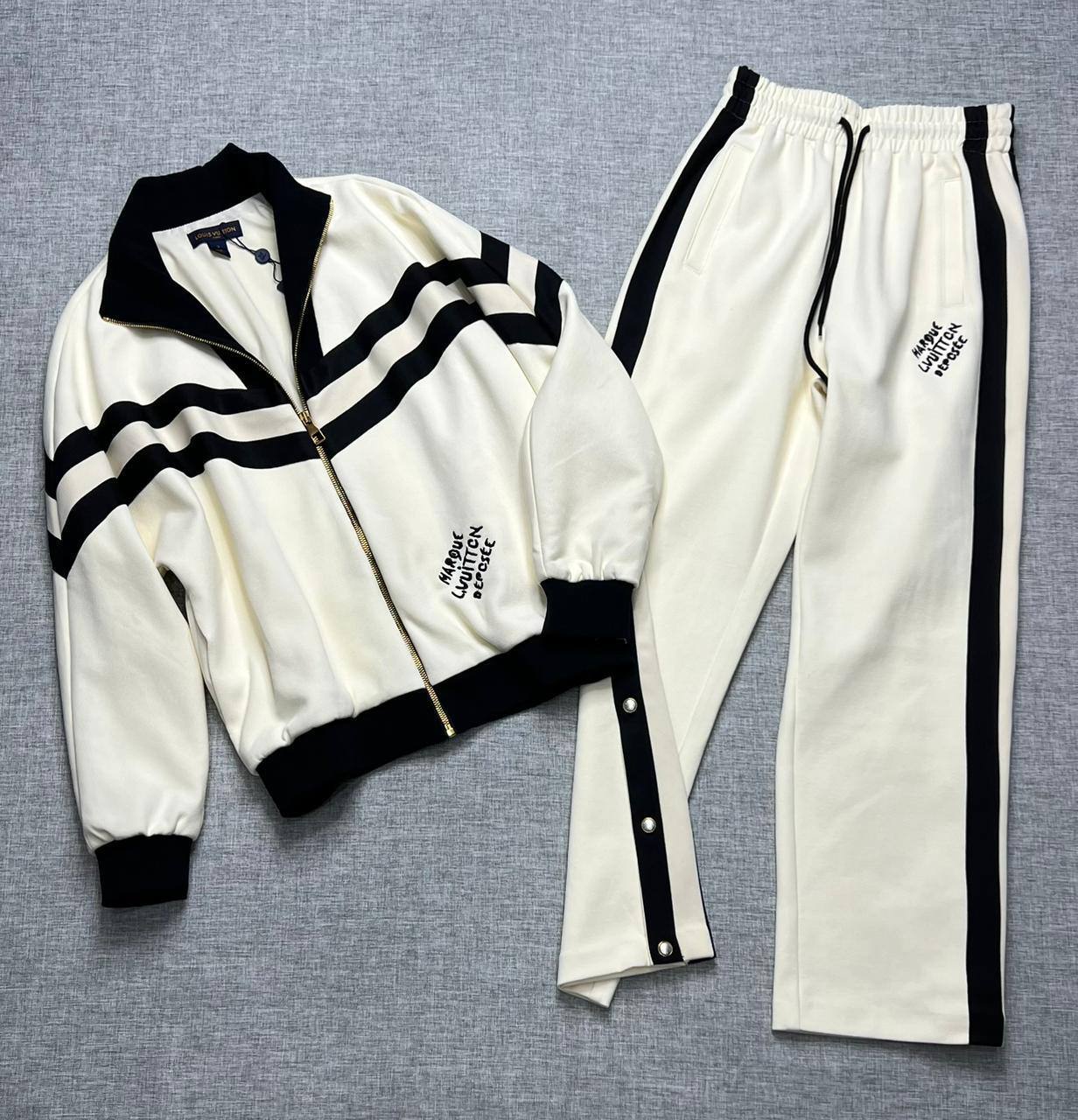 Спортивный костюм Louis Vuitton премиум BP-48149 Спортивный костюм Louis Vuitton премиум BP-48149