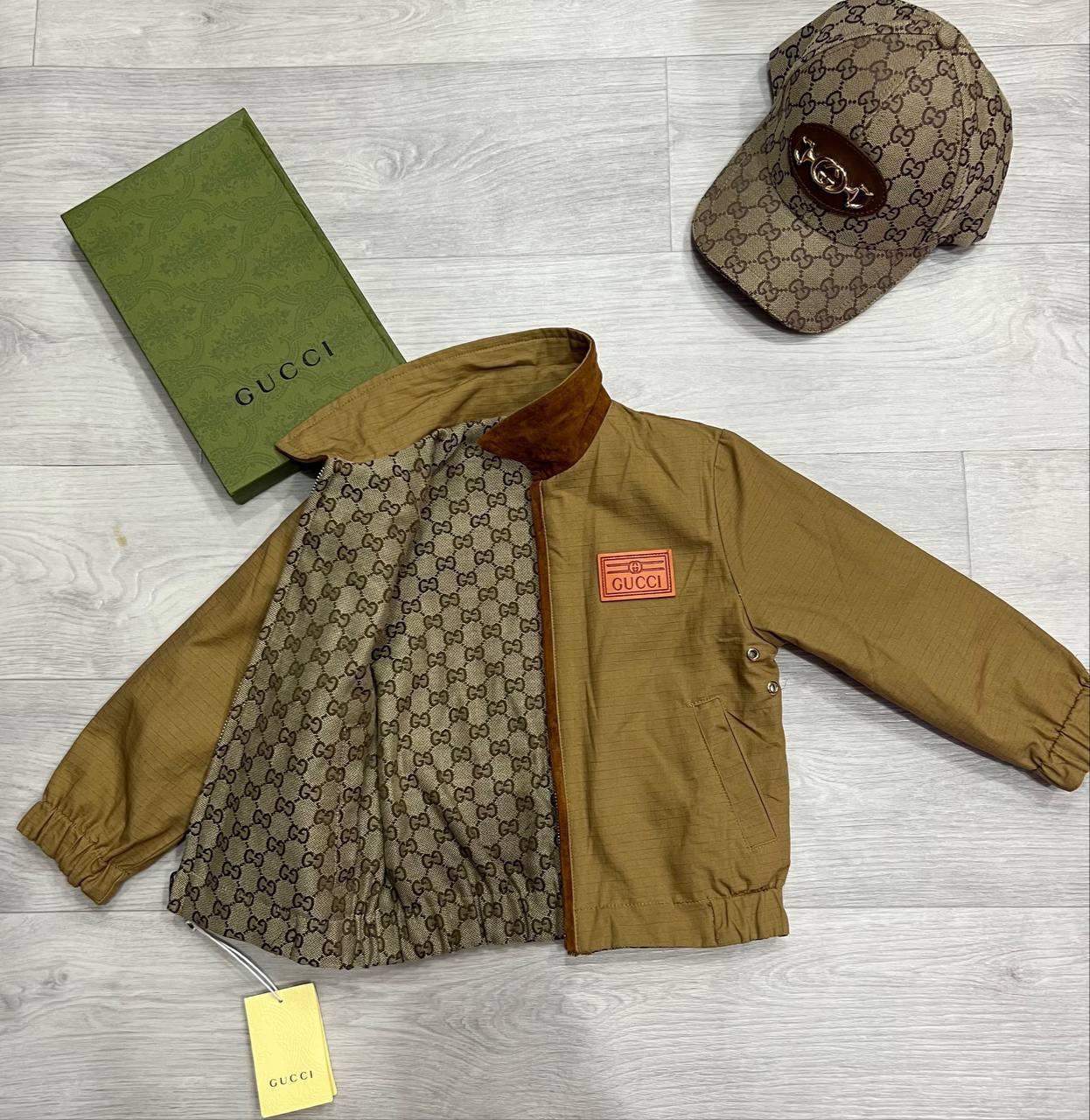 Ветровка двухсторонняя Gucci BP-36974 Ветровка двухсторонняя Gucci BP-36974