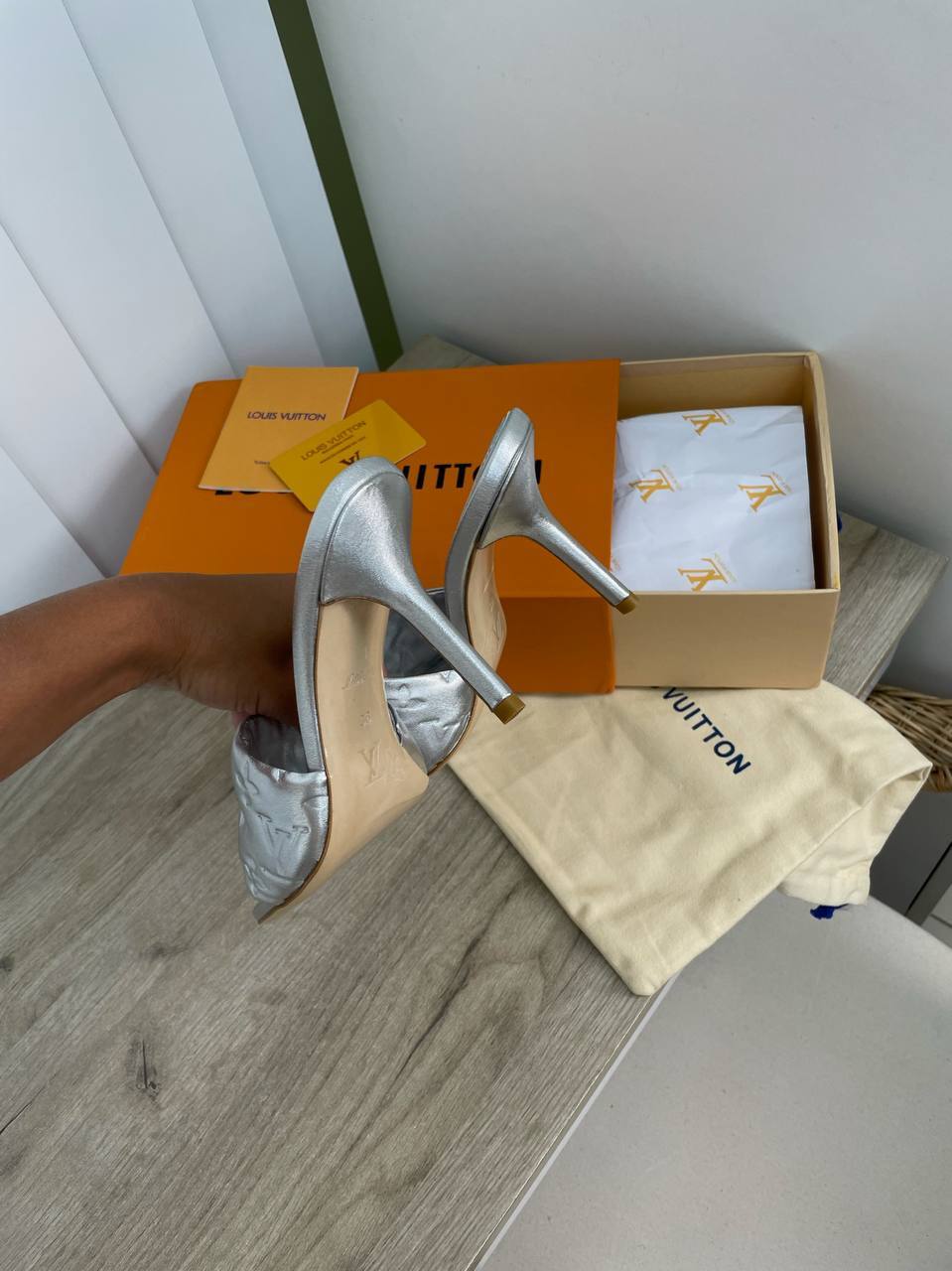 Коллекционные босоножки Louis Vuitton BP-15189 Коллекционные босоножки Louis Vuitton BP-15189