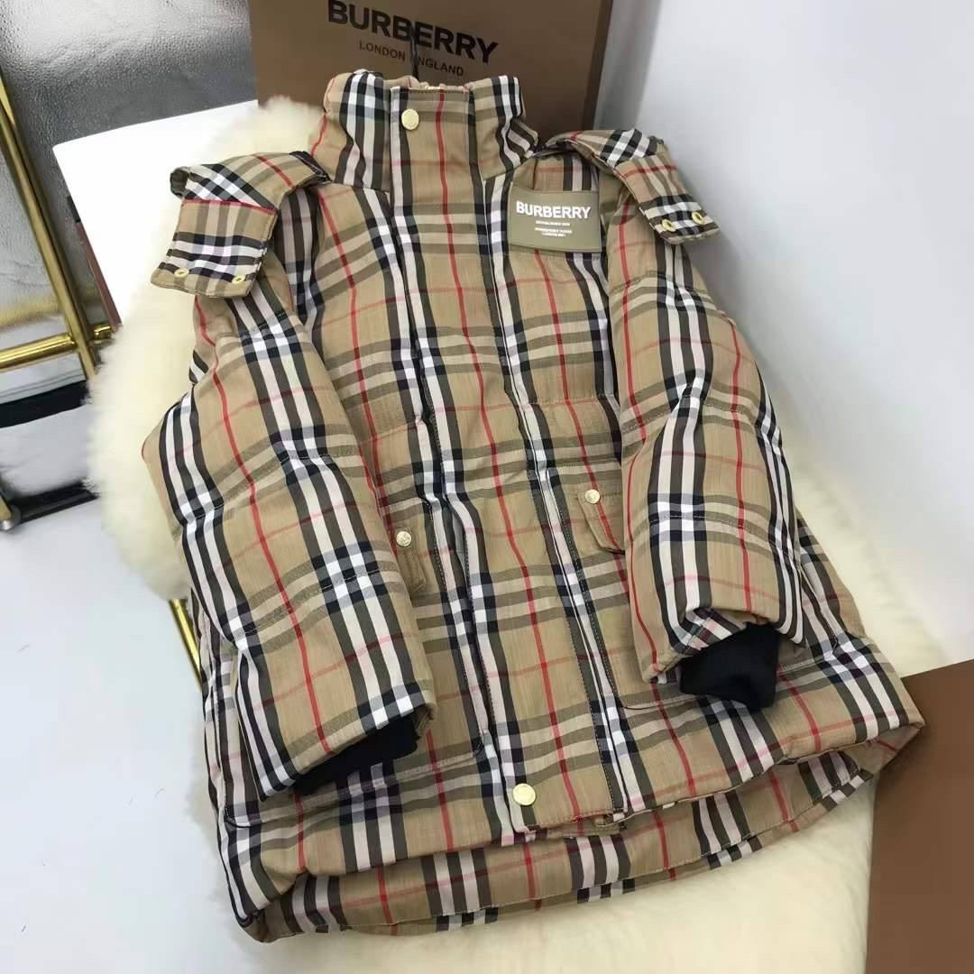 Пуховик премиальный Burberry BP-25428 Пуховик премиальный Burberry BP-25428
