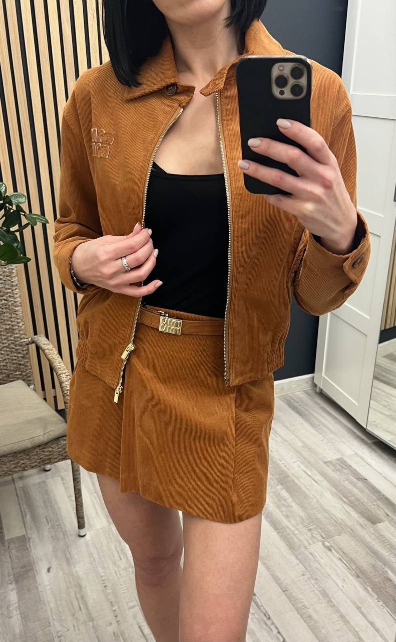 Miu Miu коллекционный женский костюм BP-39000 Miu Miu коллекционный женский костюм BP-39000