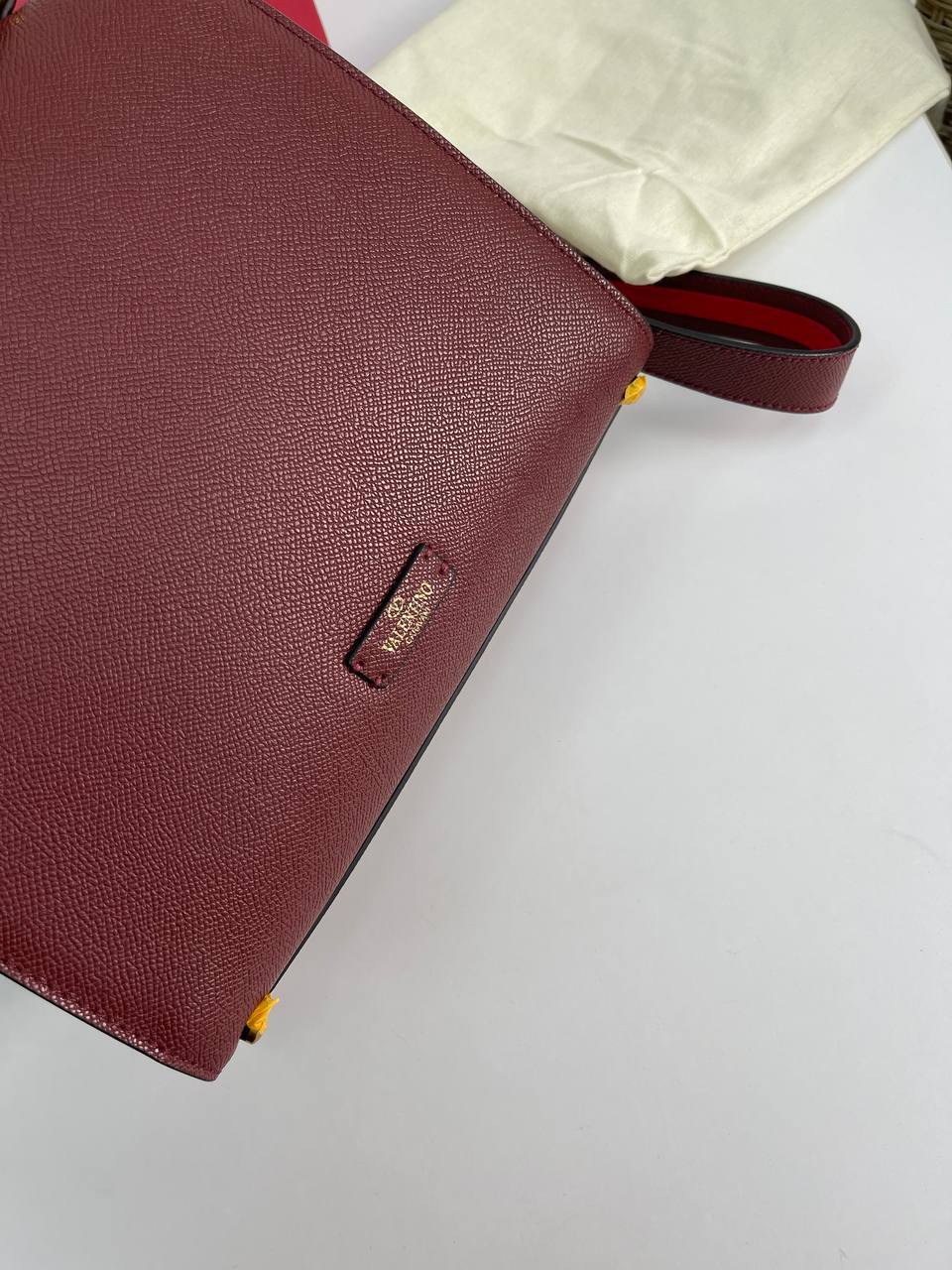 Трендовая женская сумка красно-пурпурная 25 см Valentino BP-21059 Трендовая женская сумка красно-пурпурная 25 см Valentino BP-21059