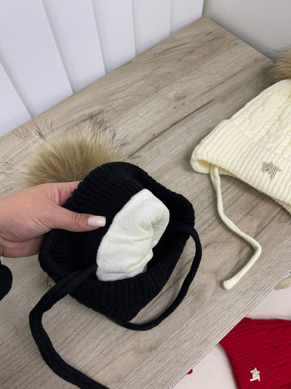 Эксклюзивная шапка Christian Dior BP-22572 Эксклюзивная шапка Christian Dior BP-22572