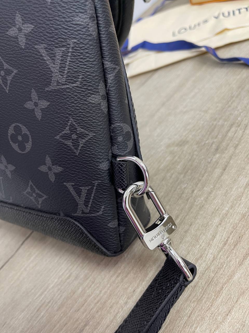 Louis Vuitton слинг сумка стильная BP-35615 Louis Vuitton слинг сумка стильная BP-35615