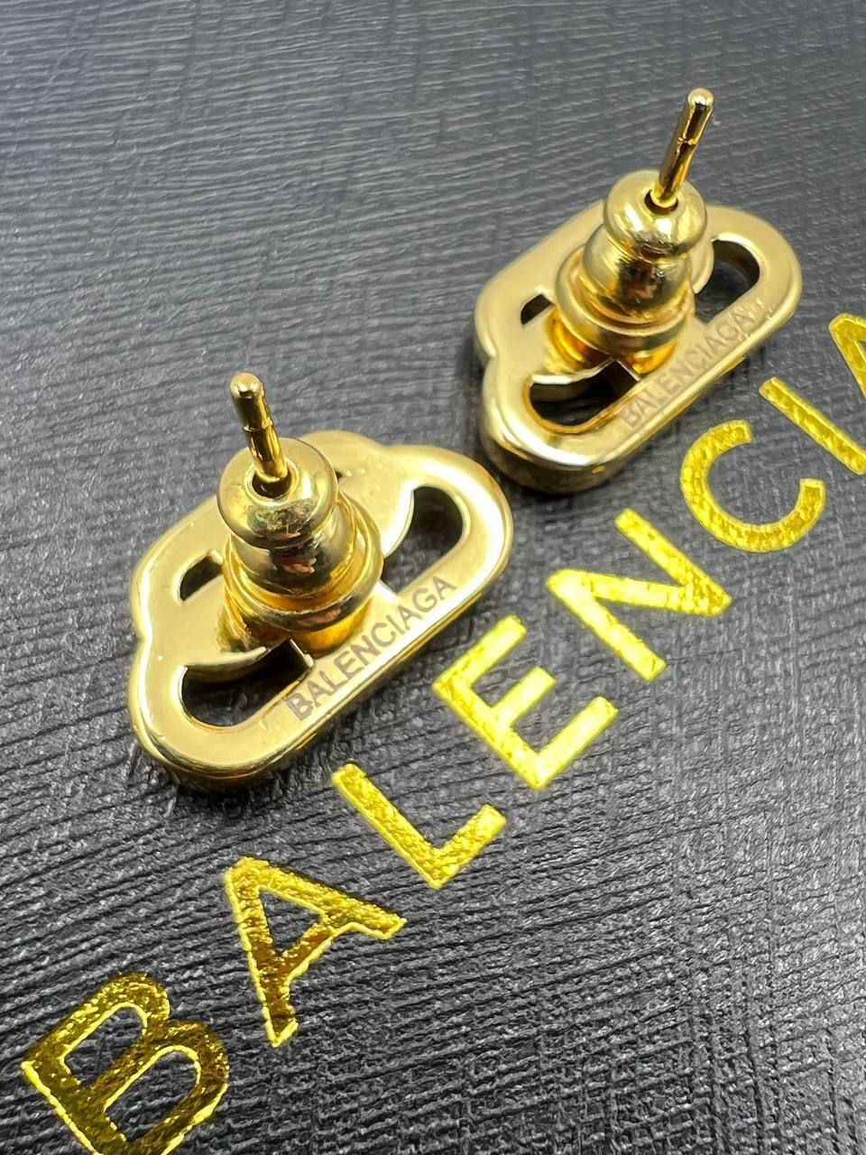 Коллекционные серьги Balenciaga BP-48084 Коллекционные серьги Balenciaga BP-48084