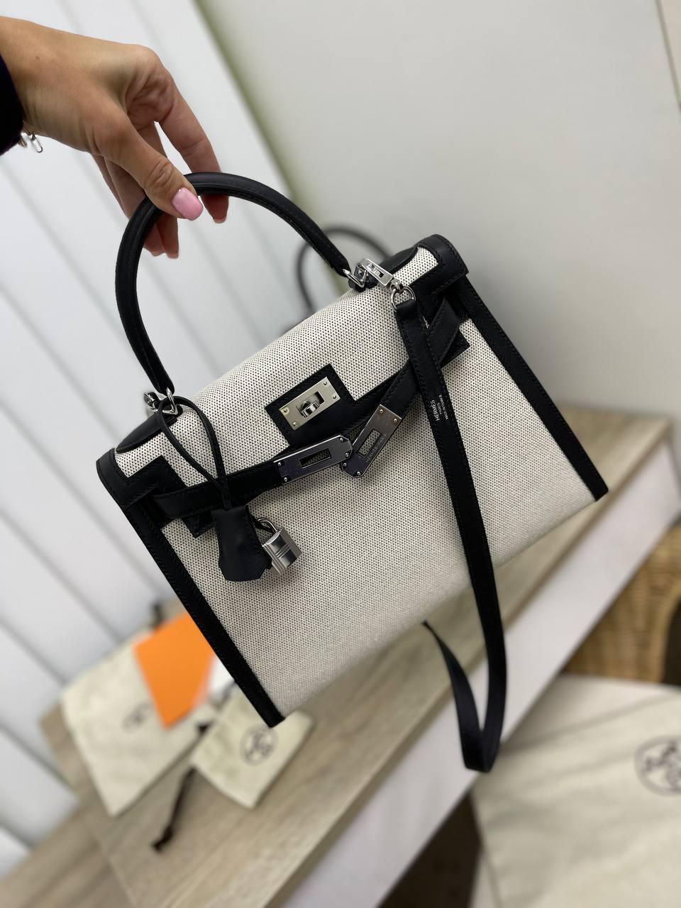 Элитная сумка женская Kelly 28 см, PHW Hermes BP-22010 Элитная сумка женская Kelly 28 см, PHW Hermes BP-22010