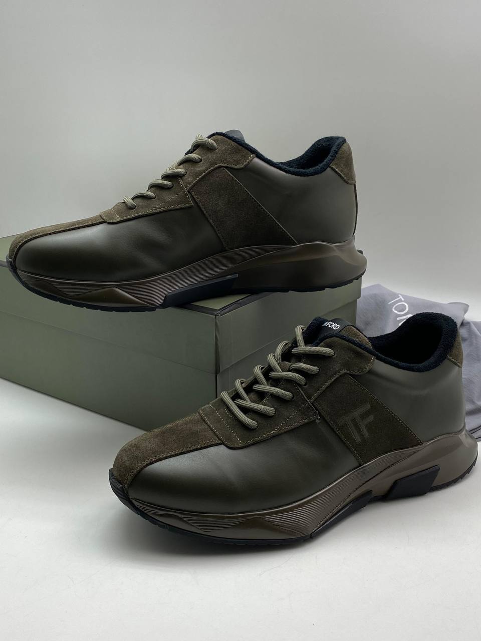 Tom Ford стильные кроссовки BP-45622 Tom Ford стильные кроссовки BP-45622