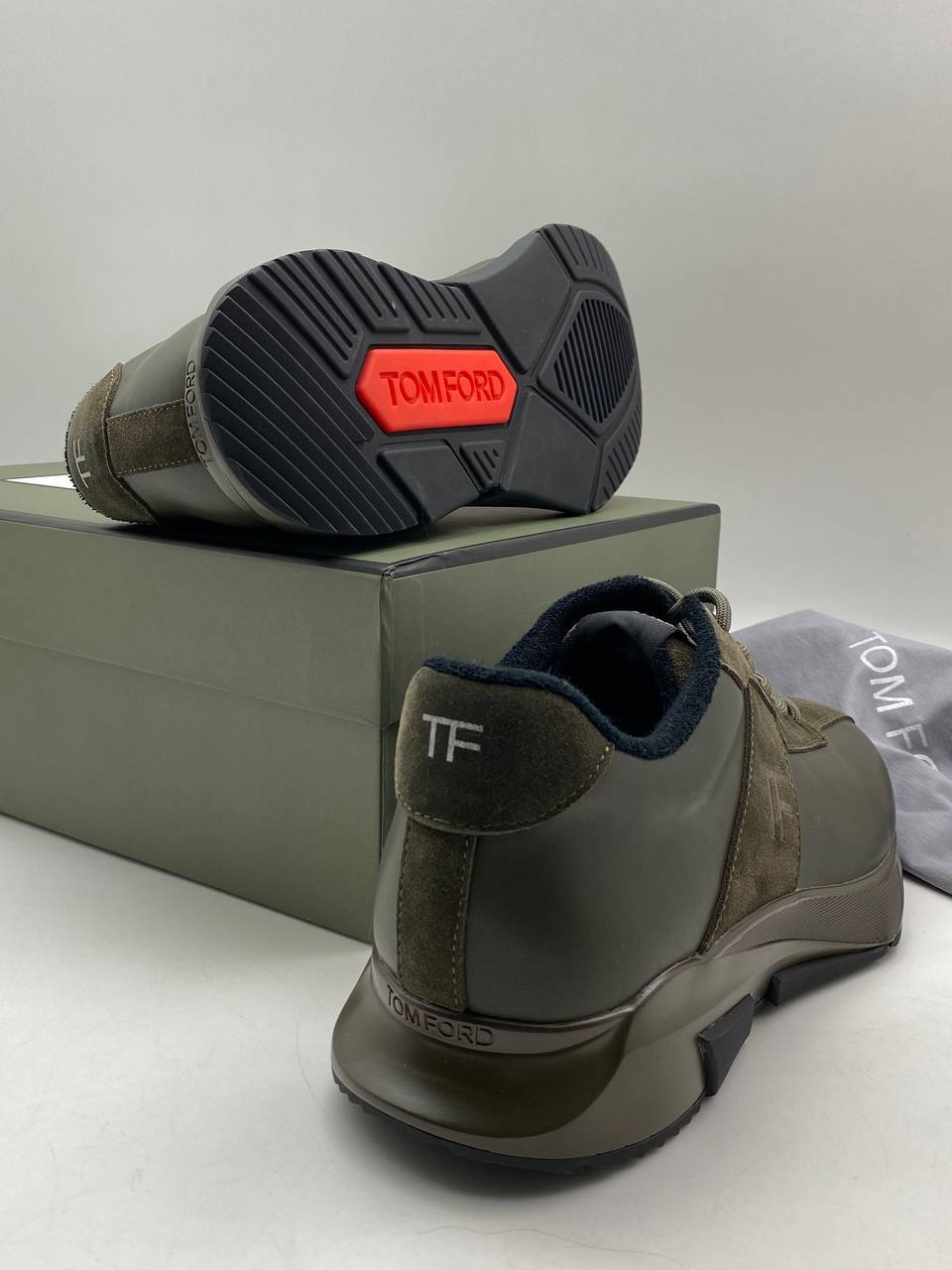 Tom Ford стильные кроссовки BP-45622 Tom Ford стильные кроссовки BP-45622