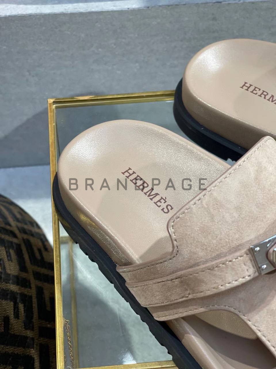 Женские шлепанцы из кожи Hermes BPLUX12476 Женские шлепанцы из кожи Hermes BPLUX12476