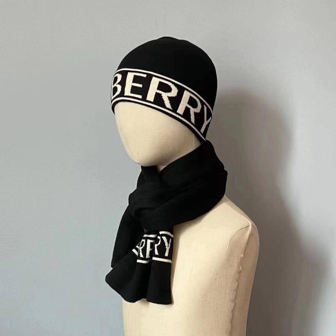Комплект шарф и шапка Burberry BP-19473 Комплект шарф и шапка Burberry BP-19473