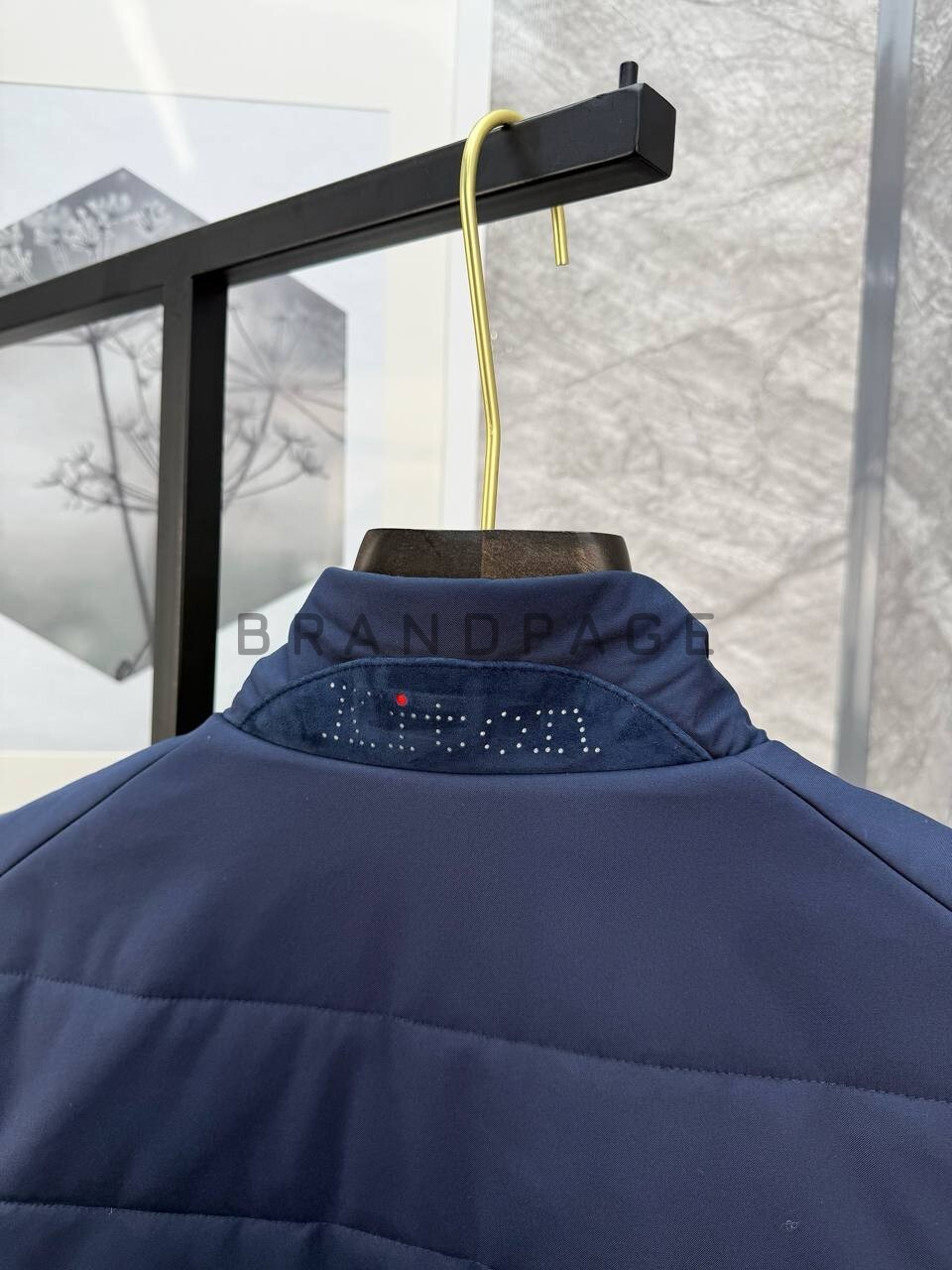 Жилетка из нейлона Kiton BPLUX5617 Жилетка из нейлона Kiton BPLUX5617