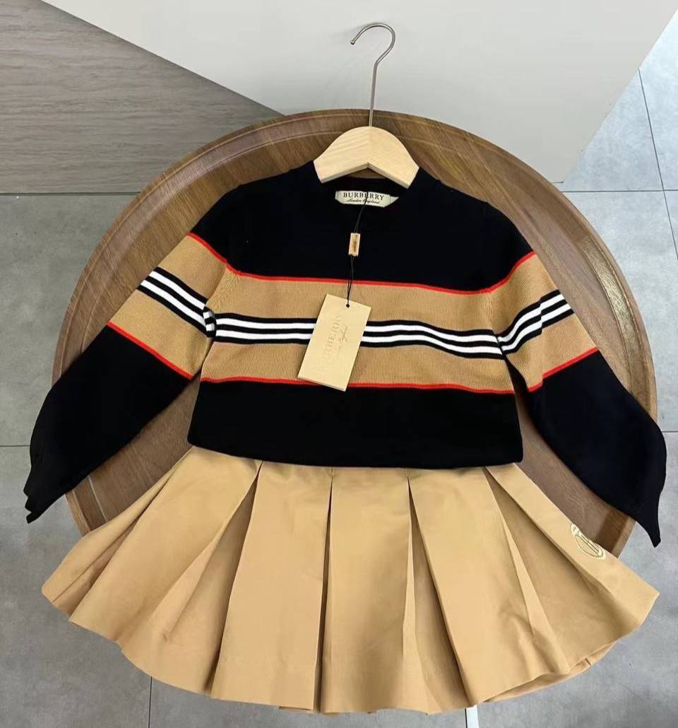 Свитер премиальный Burberry BP-17370 Свитер премиальный Burberry BP-17370