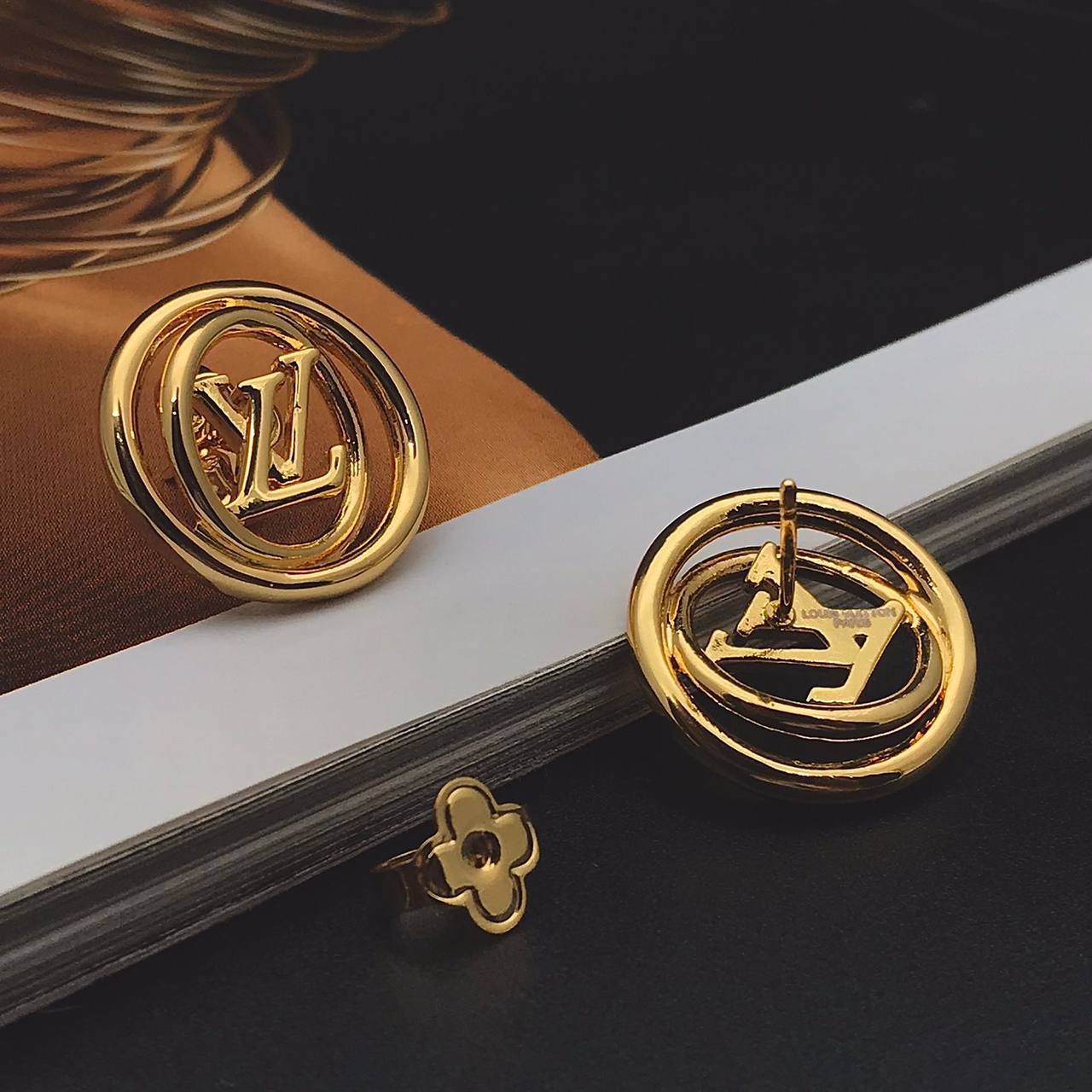 Элитные серьги Louis Vuitton BP-36620 Элитные серьги Louis Vuitton BP-36620