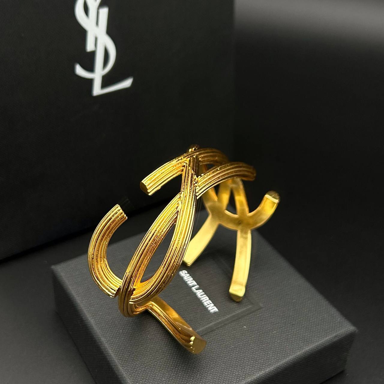 Элитный браслет Yves Saint Laurent BP-47221 Элитный браслет Yves Saint Laurent BP-47221