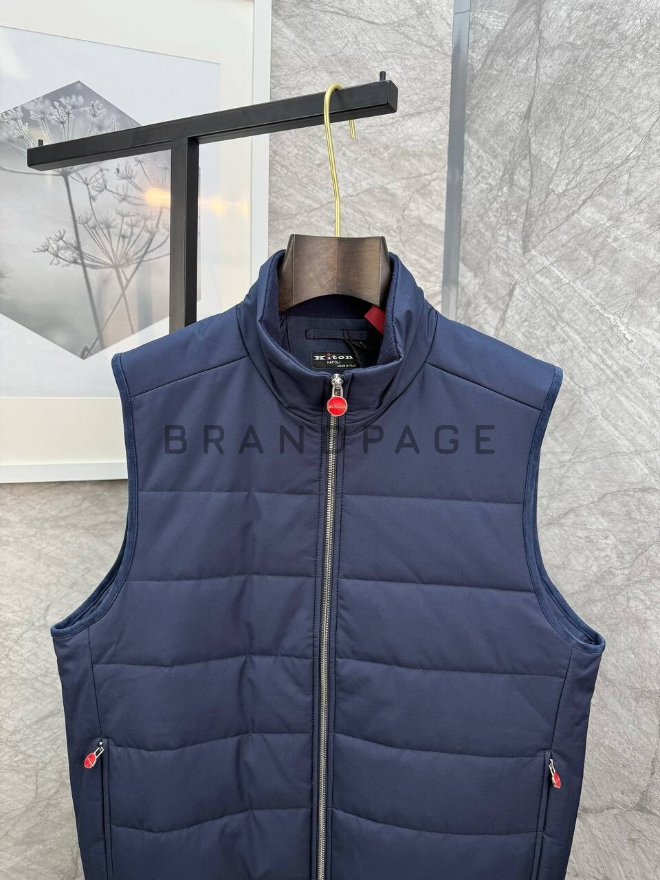 Жилетка из нейлона Kiton BPLUX5617 Жилетка из нейлона Kiton BPLUX5617